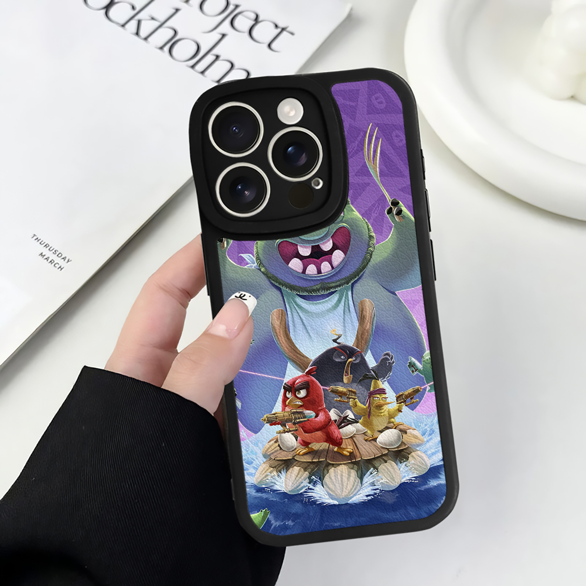 （画像用） Angry Birds アングリーバード 【iPhone 16シリーズ対応】シリコンスマホケース（レザー調） 材質：シリコン